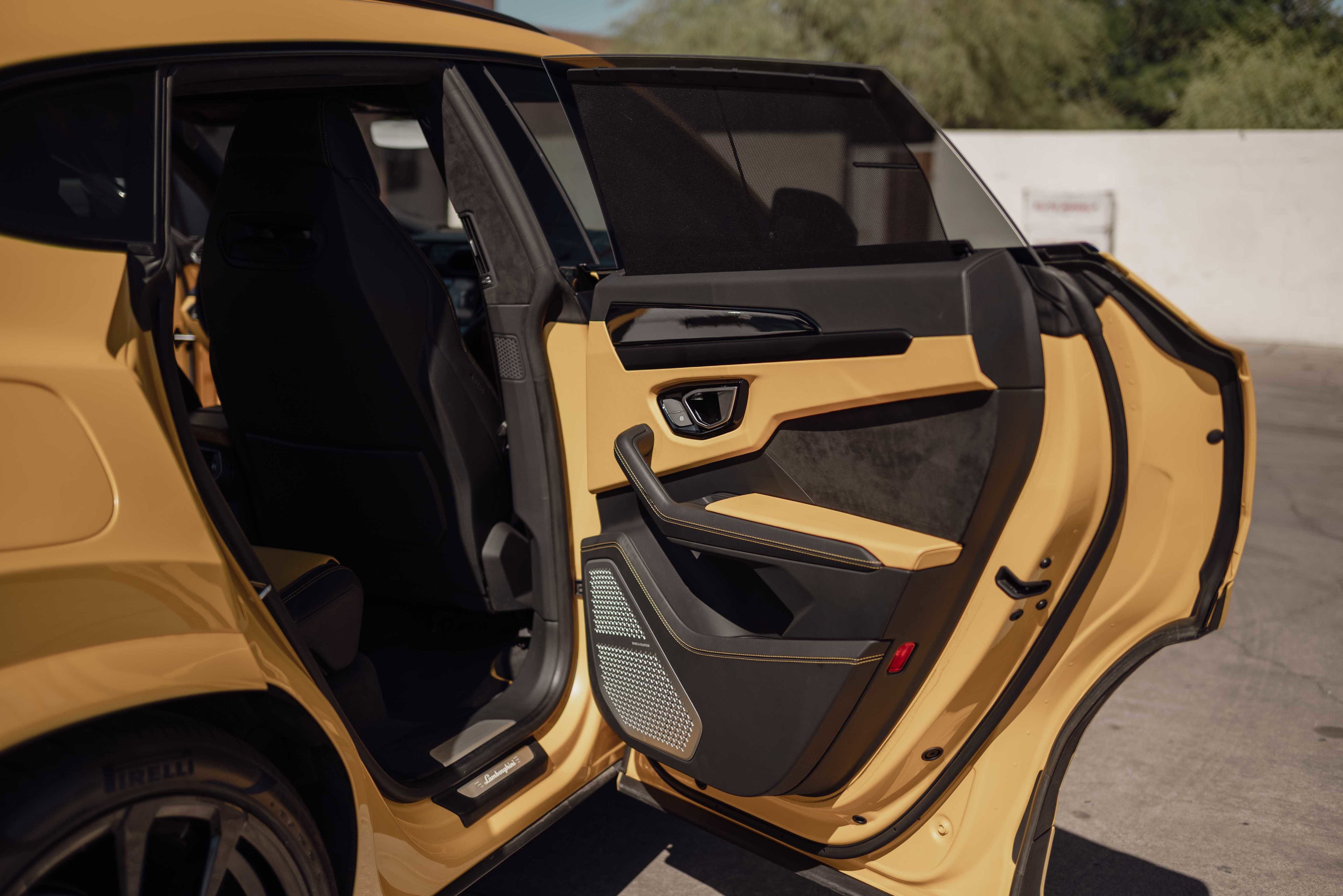 Used 2021 Lamborghini Urus AWD/4WD image 14