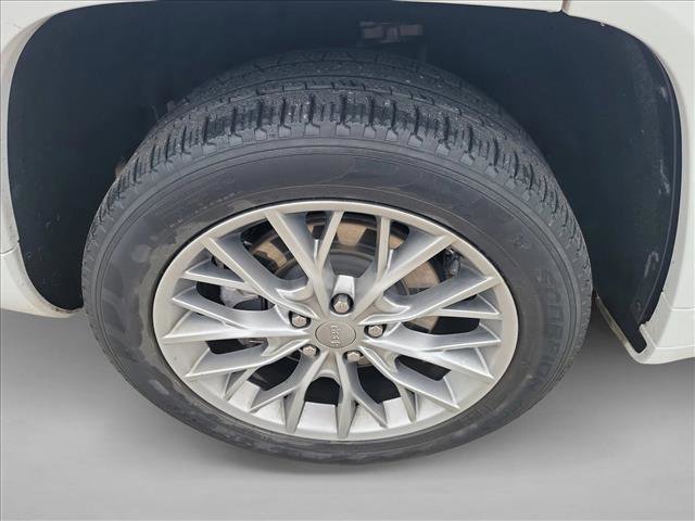 Used 2023 Jeep Grand Cherokee L Summit w/ Advanced Protech Group IV image 11