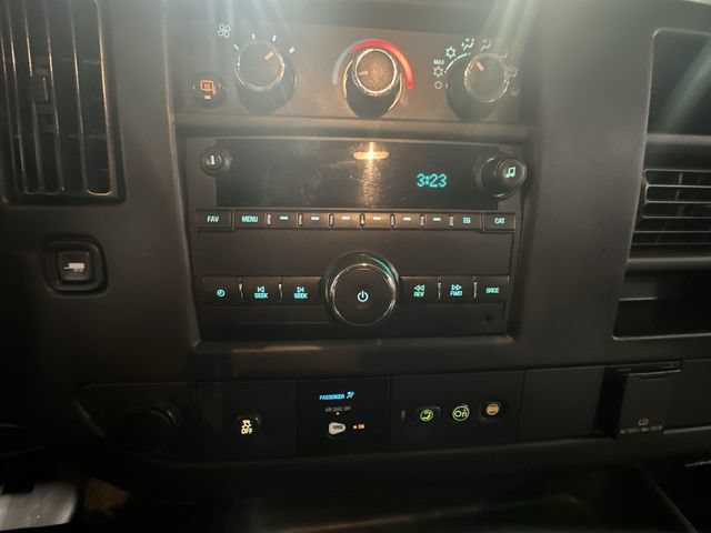 Used 2018 Chevrolet Express 2500 w/ Driver Convenience Package RWD image 16