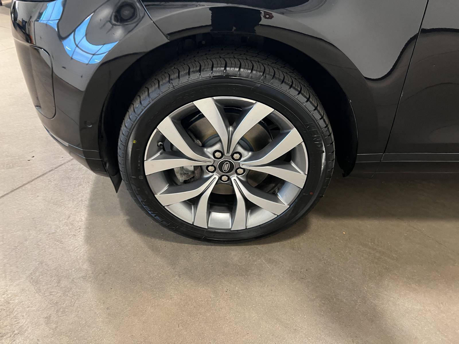 Used 2020 Land Rover Range Rover Evoque SE image 45