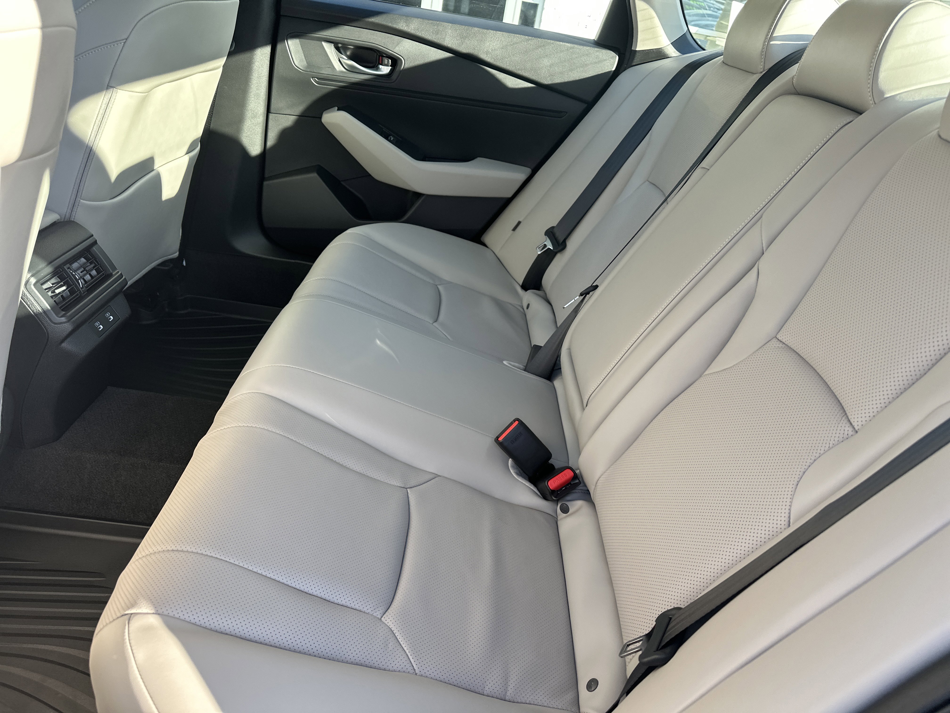 Used 2025 Honda Accord EX-L image 8