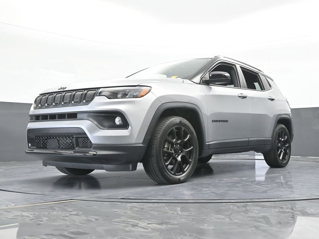 Used 2022 Jeep Compass Latitude FWD image 50