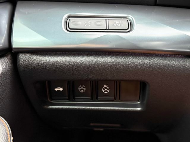 Used 2021 Nissan Maxima SR w/ Sport Mat Group FWD image 12