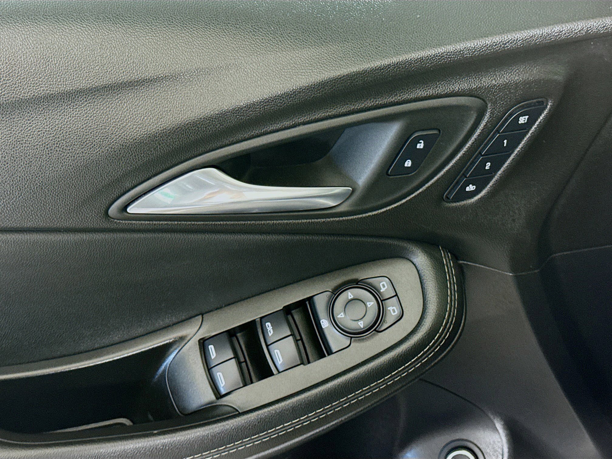 Used 2022 Buick Encore GX Essence w/ Advanced Technology Package image 24