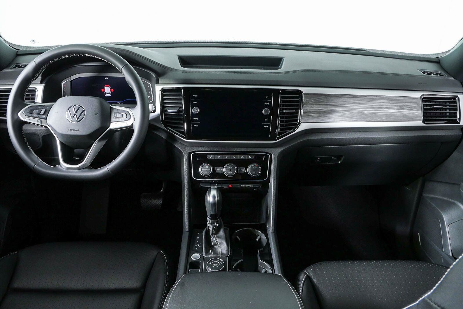 Certified 2023 Volkswagen Atlas Cross Sport SE AWD/4WD image 18