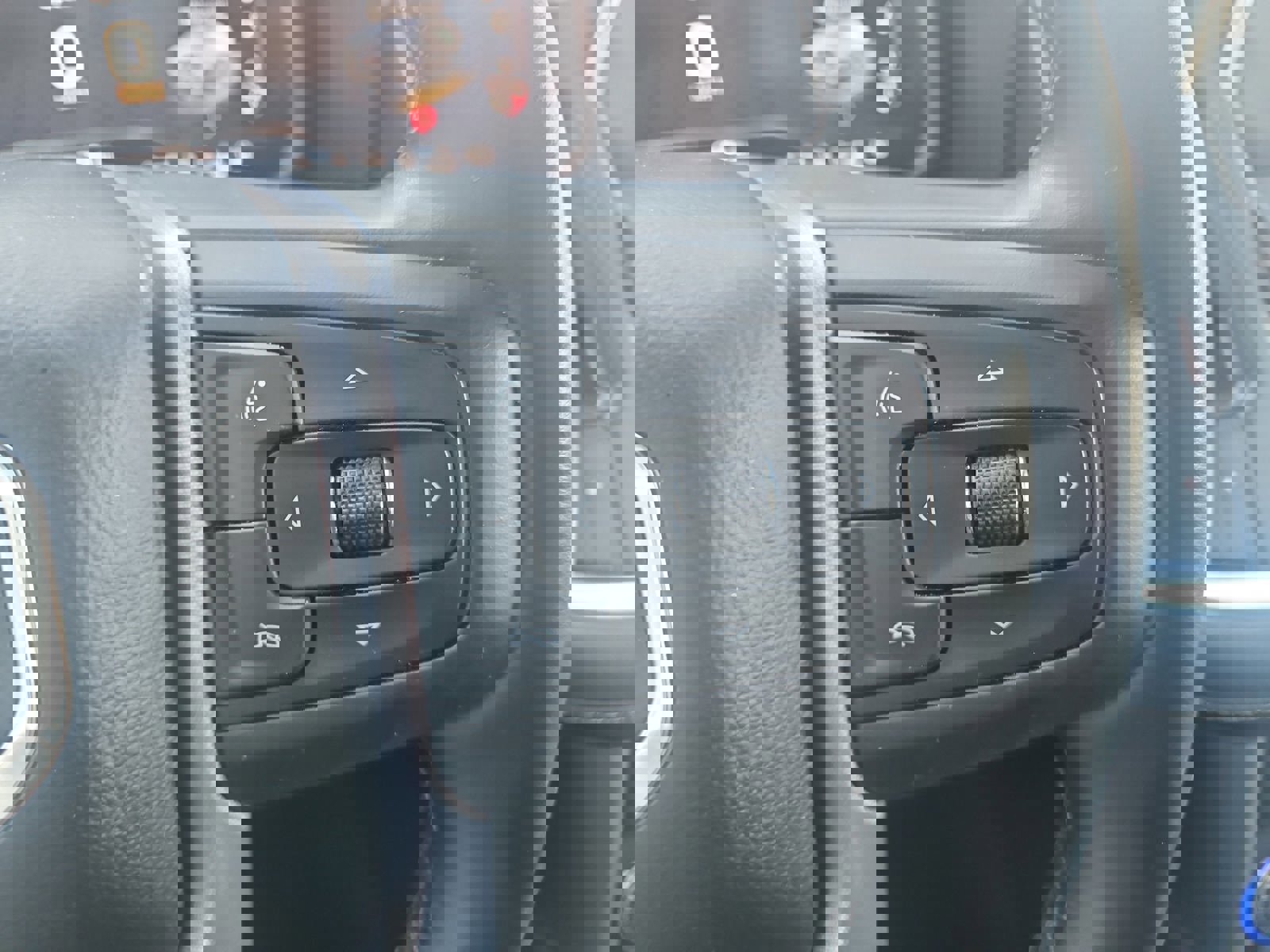 Used 2023 GMC Yukon SLT image 15