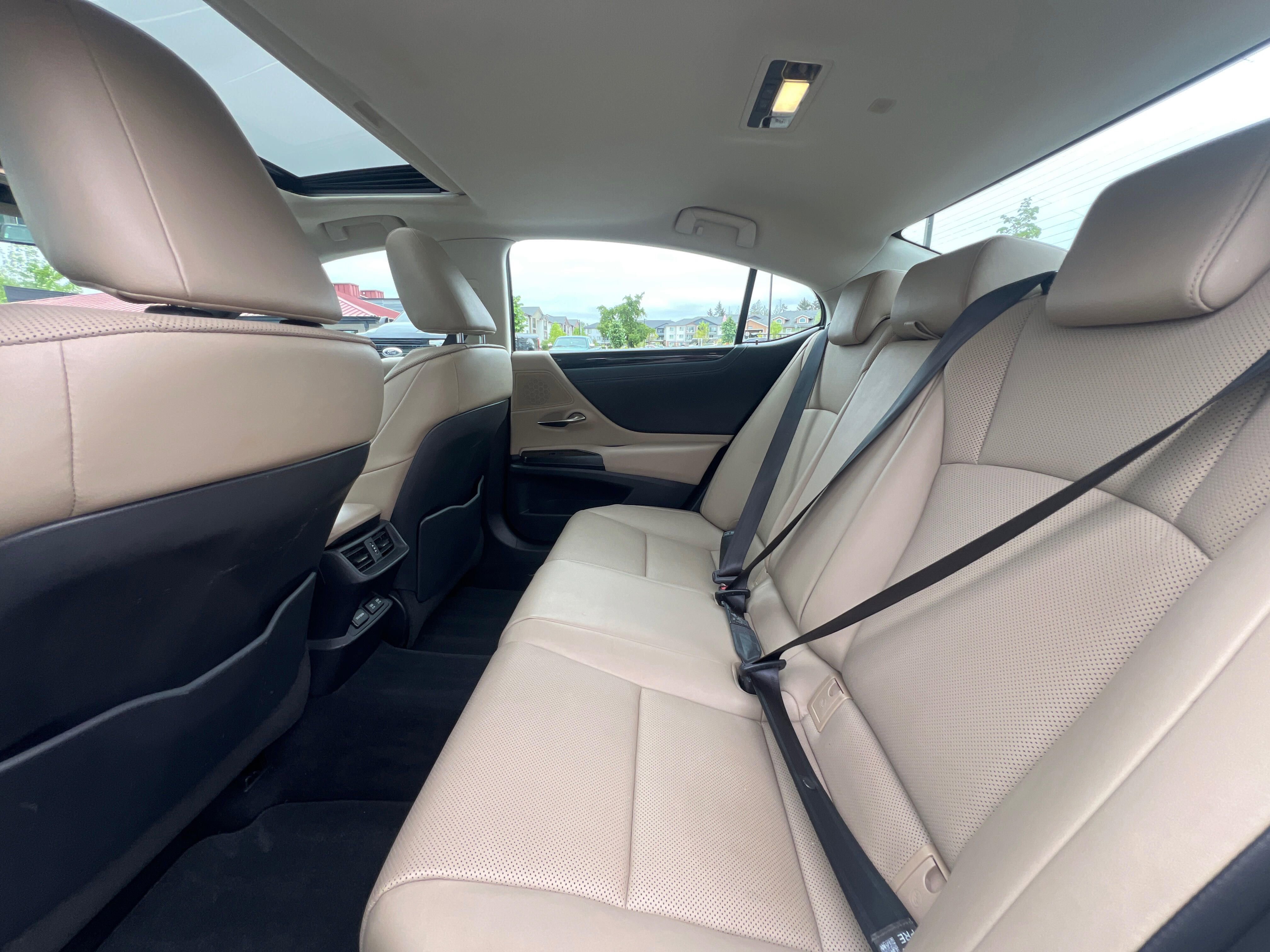 Used 2019 Lexus ES 350 w/ Premium Package FWD image 28