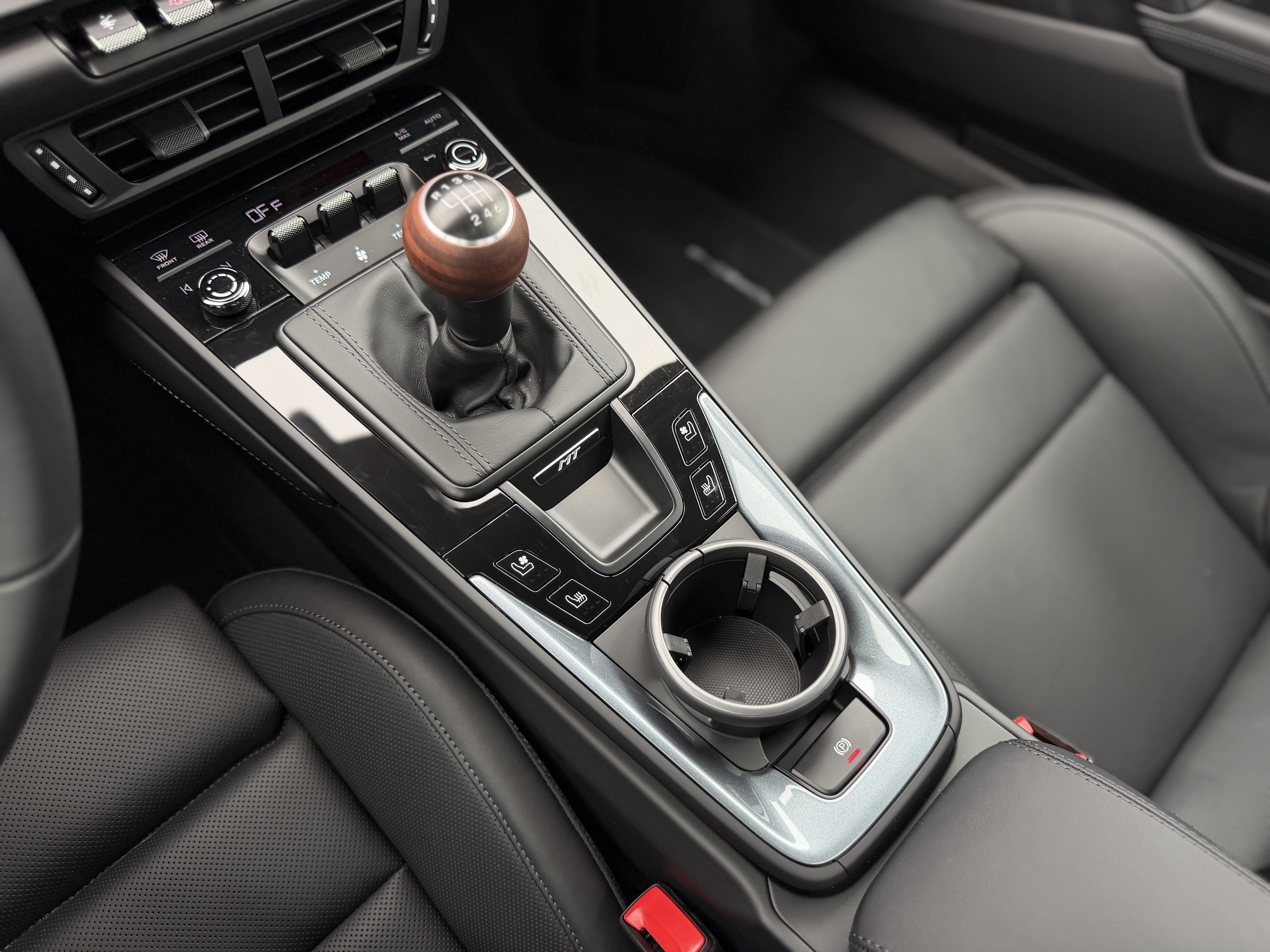 Certified 2026 Porsche 911 Carrera T RWD image 24