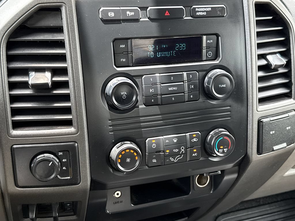 Used 2019 Ford F550 4x4 Regular Cab Super Duty image 24
