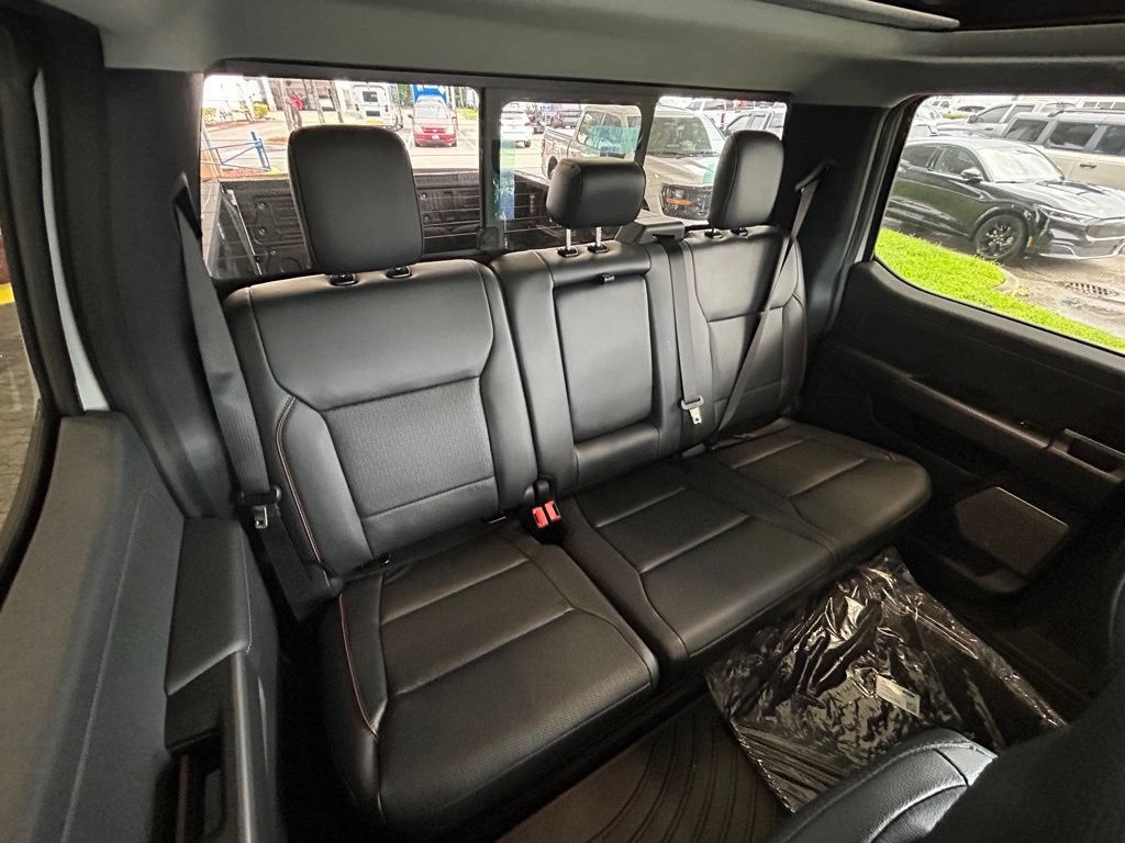 New 2026 Ford F250 Lariat w/ Black Appearance Package AWD/4WD image 33