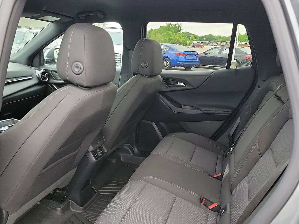 Used 2025 Chevrolet Equinox LT FWD image 9