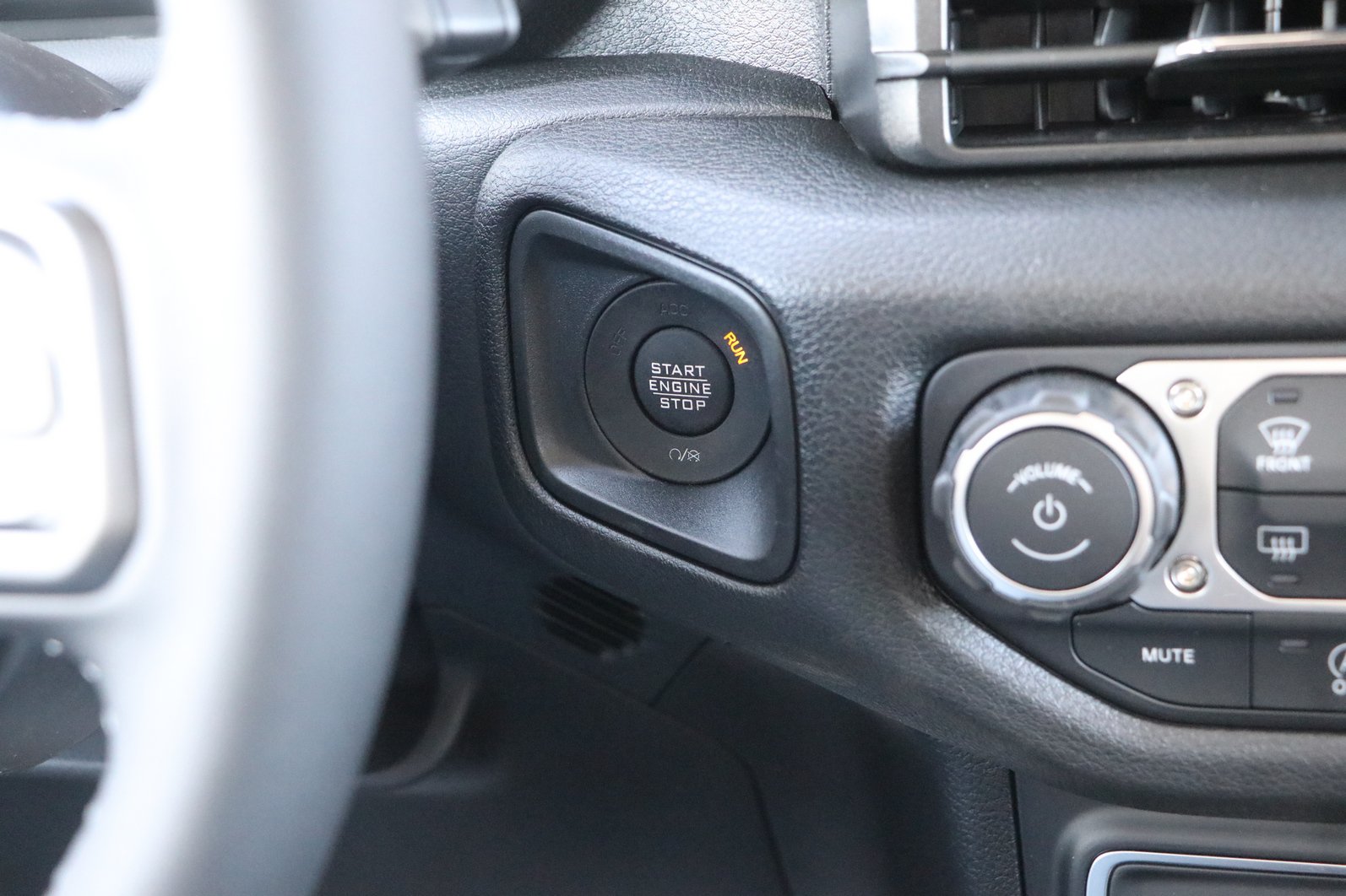 New 2026 Jeep Gladiator Mojave AWD/4WD image 23