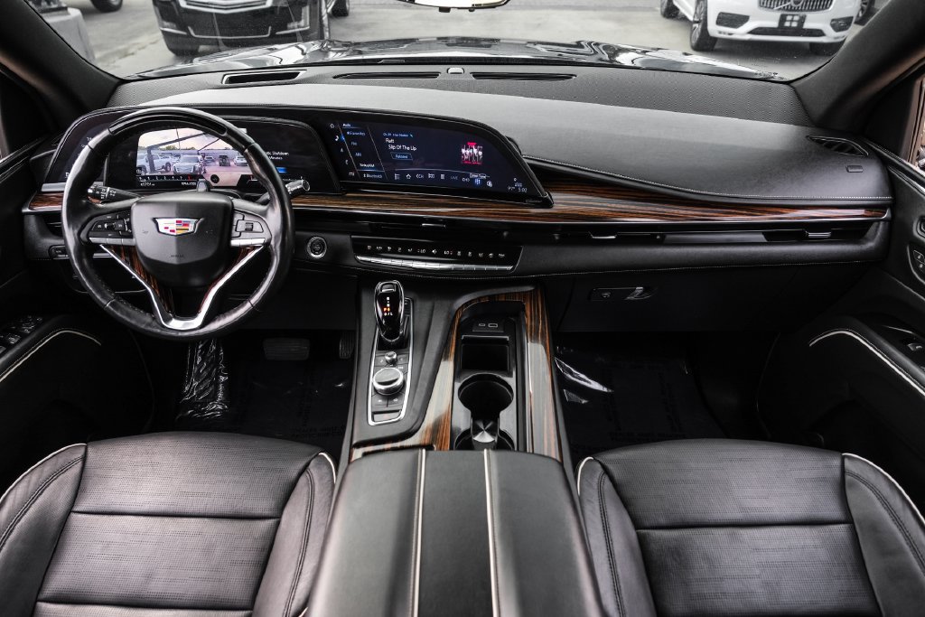 Used 2023 Cadillac Escalade ESV Premium Luxury RWD image 11