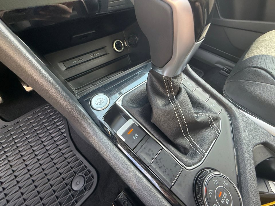 New 2025 Volkswagen Taos SEL image 20
