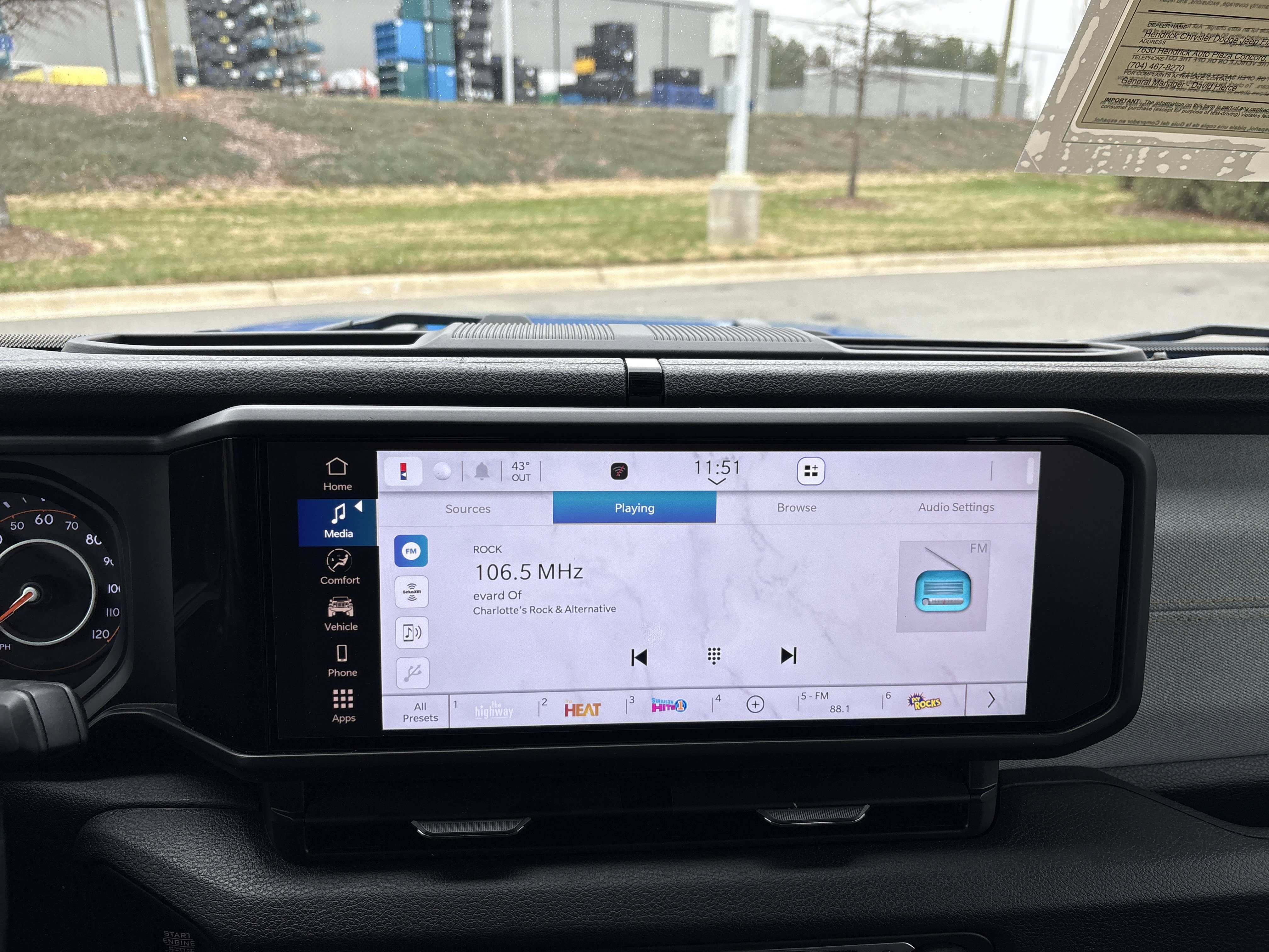 Certified 2025 Jeep Gladiator Nighthawk image 27