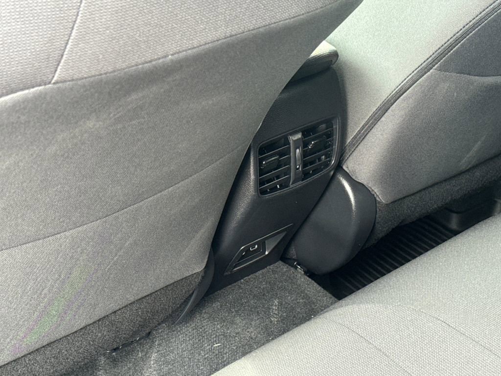 Used 2025 Toyota Corolla Cross LE w/ Moonroof Package image 35