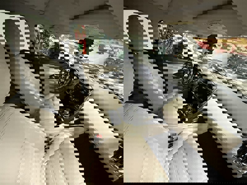 Used 2022 Jaguar E-PACE SE image 15