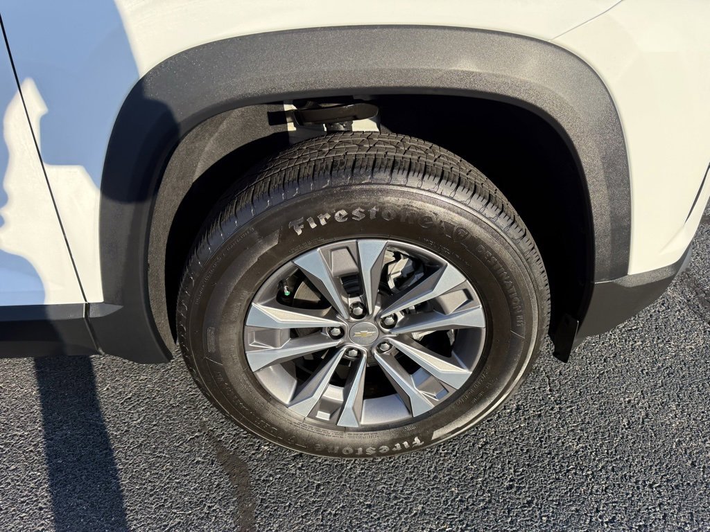 Used 2026 Chevrolet Equinox LT image 9