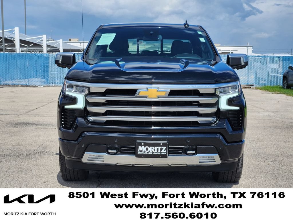 Used 2025 Chevrolet Silverado 1500 High Country w/ High Country Premium Package AWD/4WD image 2