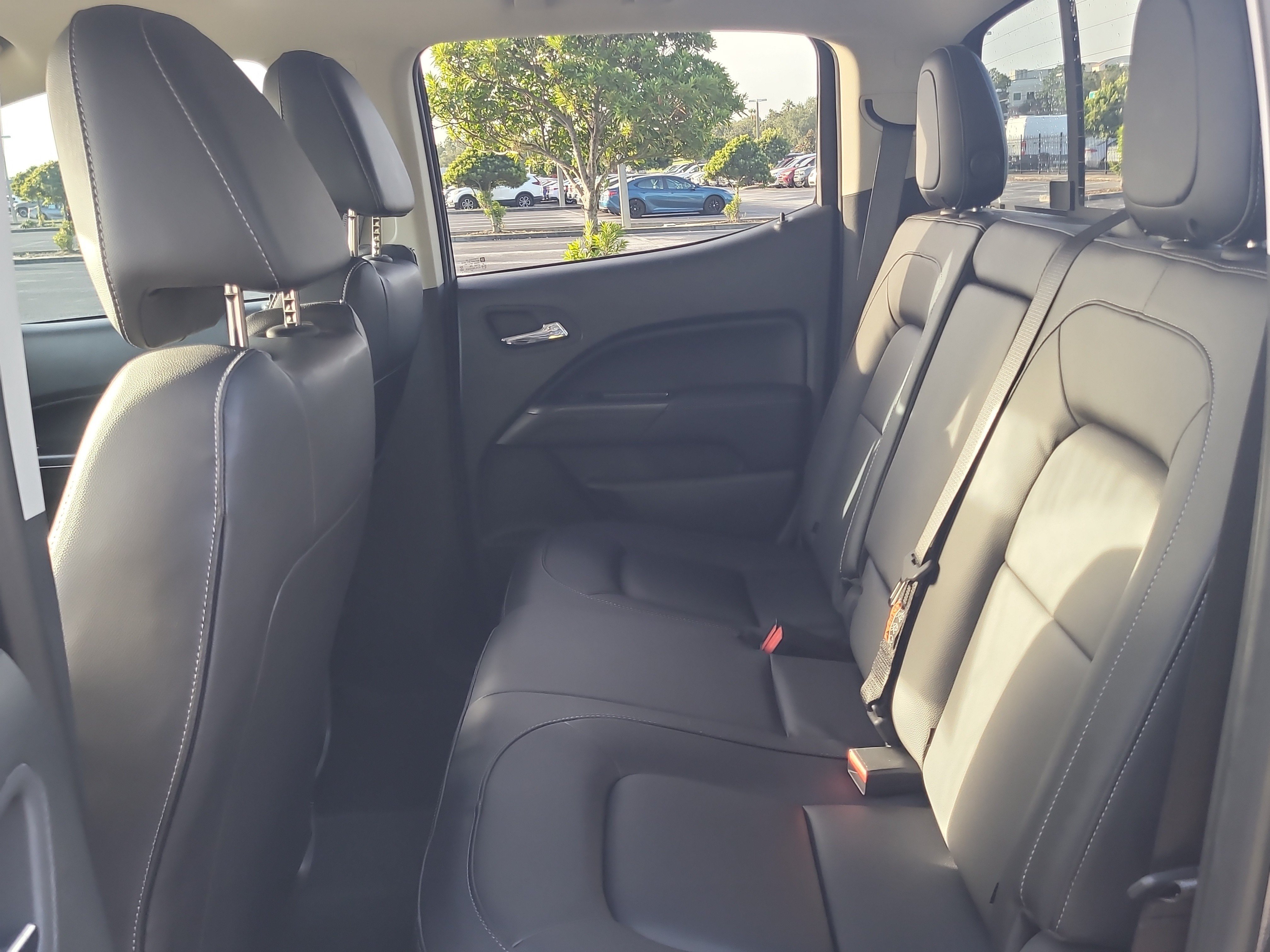 Used 2022 GMC Canyon Elevation w/ Elevation Premium Package AWD/4WD image 14