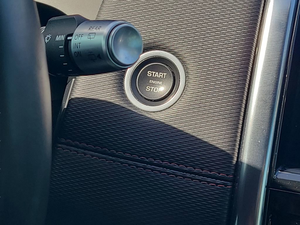 Used 2020 Land Rover Discovery Sport SE R-Dynamic AWD/4WD image 27