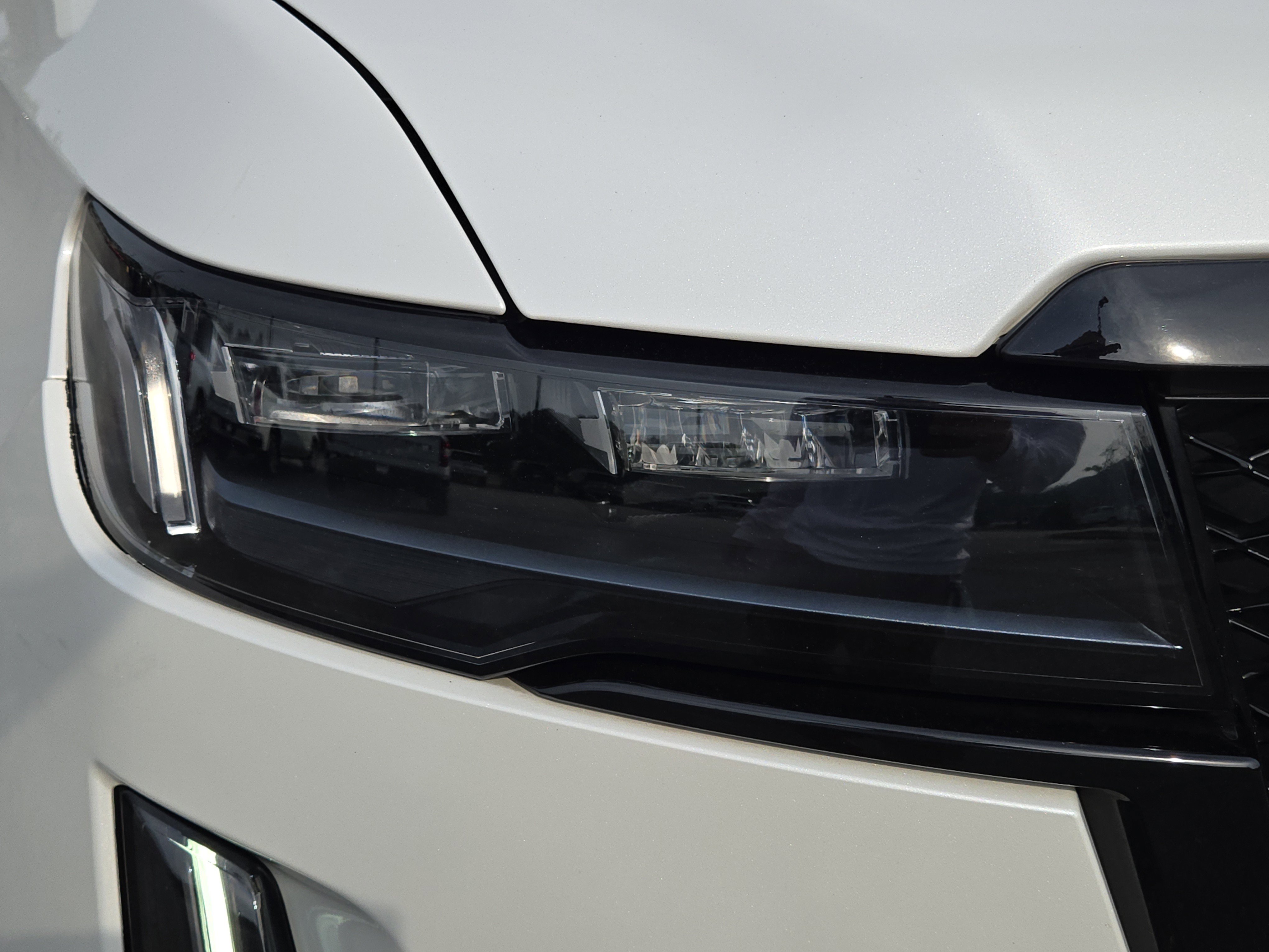 Used 2022 Cadillac Escalade Sport Platinum image 4