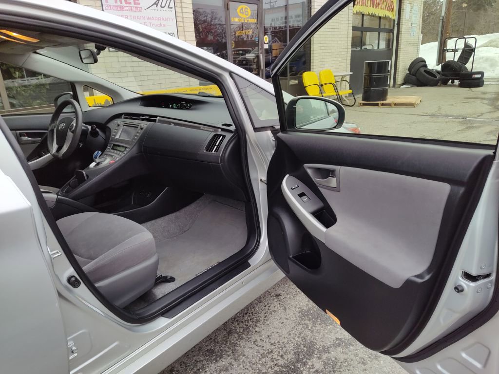 Used 2014 Toyota Prius Prime Plug-In Hybrid image 16