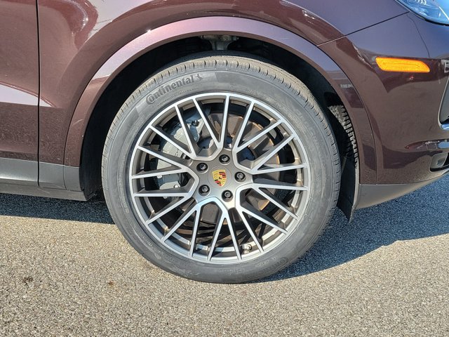 Certified 2023 Porsche Cayenne S Platinum AWD/4WD image 13