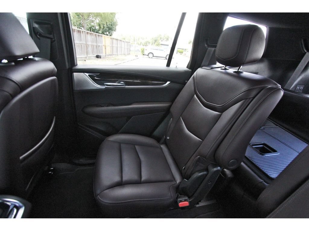 Used 2023 Cadillac XT6 Premium Luxury FWD image 12