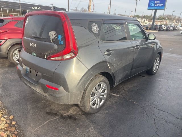 Used 2022 Kia Soul LX image 4
