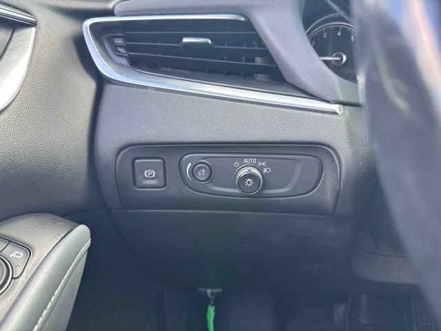Used 2020 Buick Enclave Essence FWD image 11