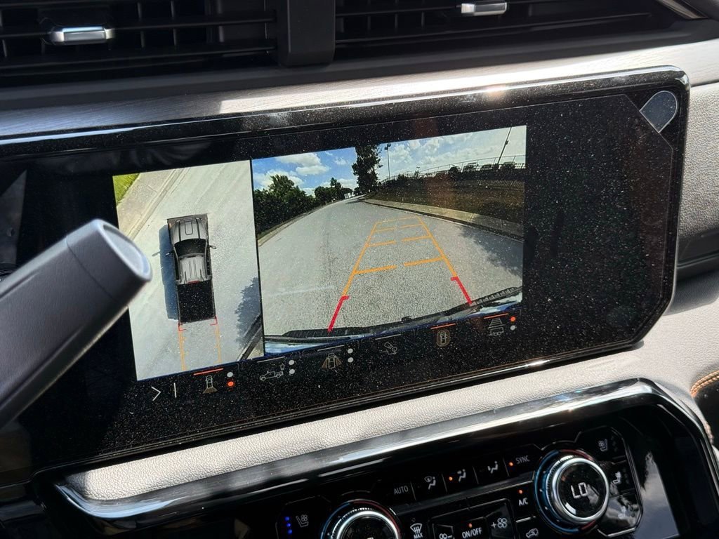 New 2026 GMC Sierra 2500 AT4 w/ Technology Package AWD/4WD image 32