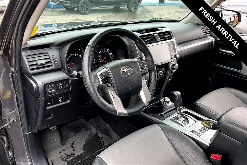 Used 2021 Toyota 4Runner SR5 Premium w/ Moonroof Package AWD/4WD image 17