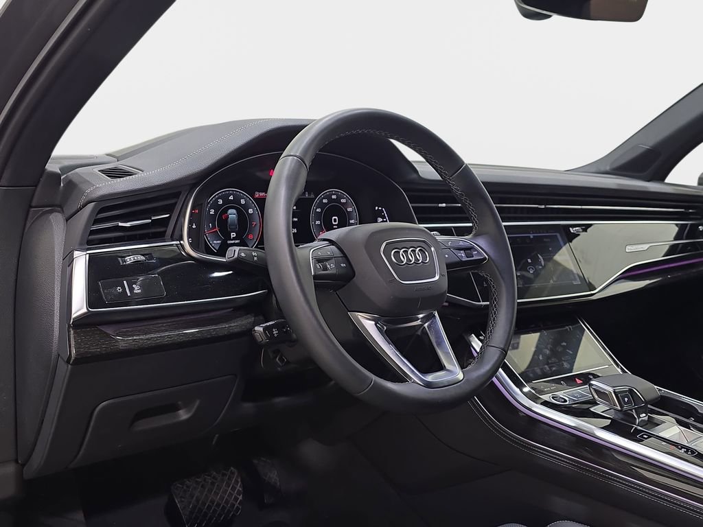Used 2025 Audi Q7 3.0T Prestige w/ Prestige Package image 19