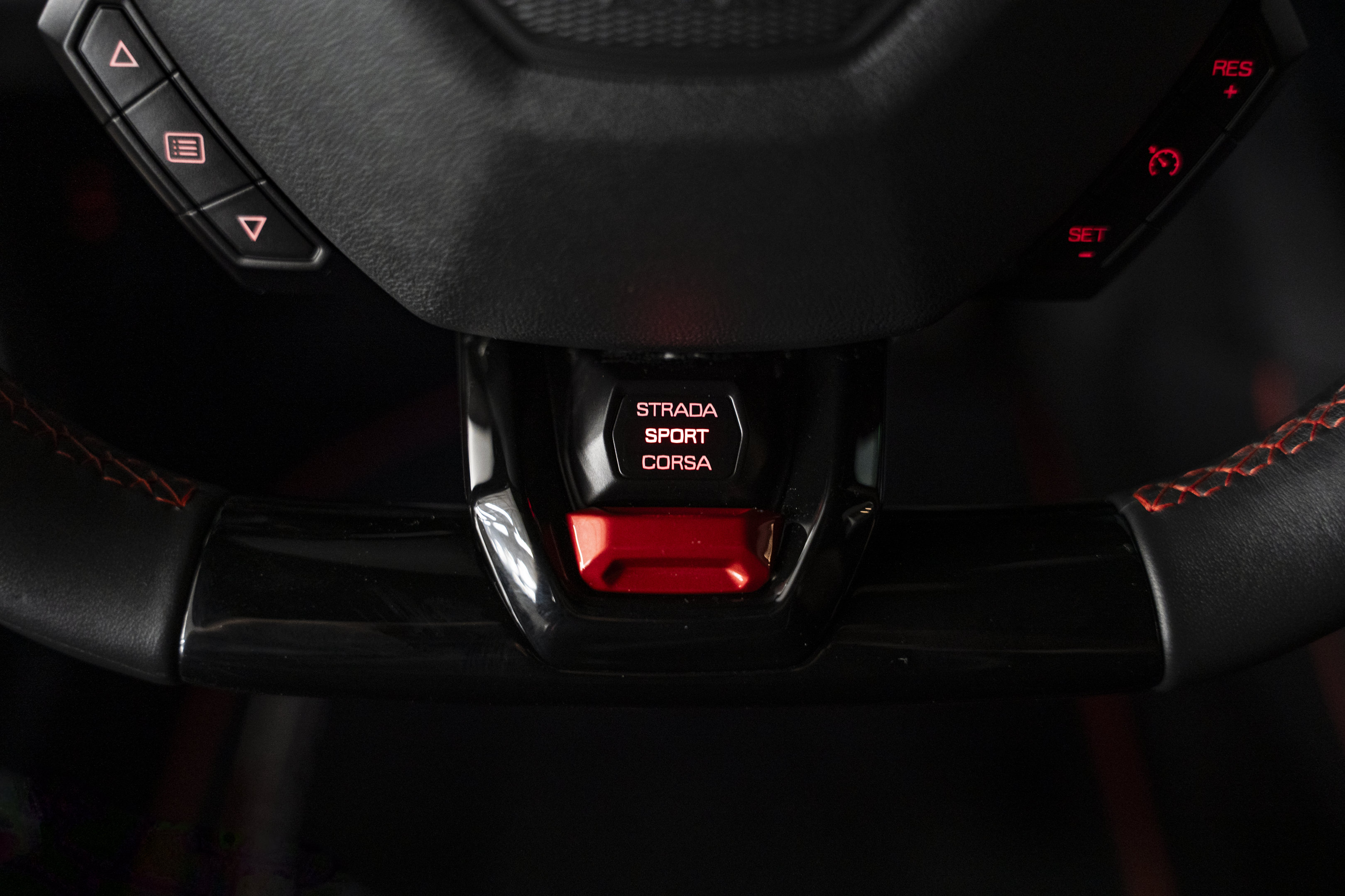 Used 2020 Lamborghini Huracan EVO AWD/4WD image 37