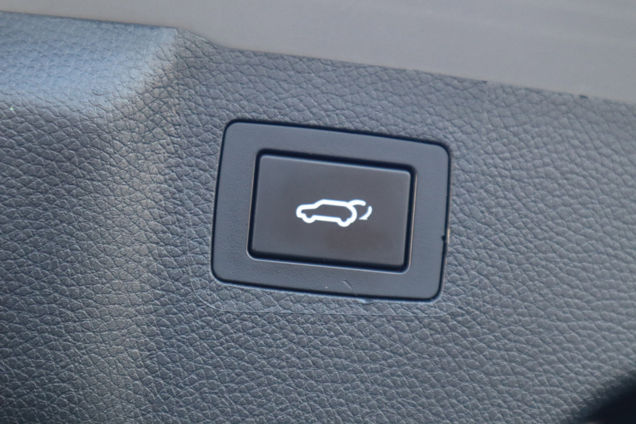 Used 2017 Hyundai Santa Fe AWD w/ SE Ultimate Tech Package 03 image 59