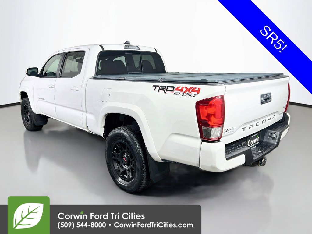 Used 2017 Toyota Tacoma SR5 AWD/4WD image 11