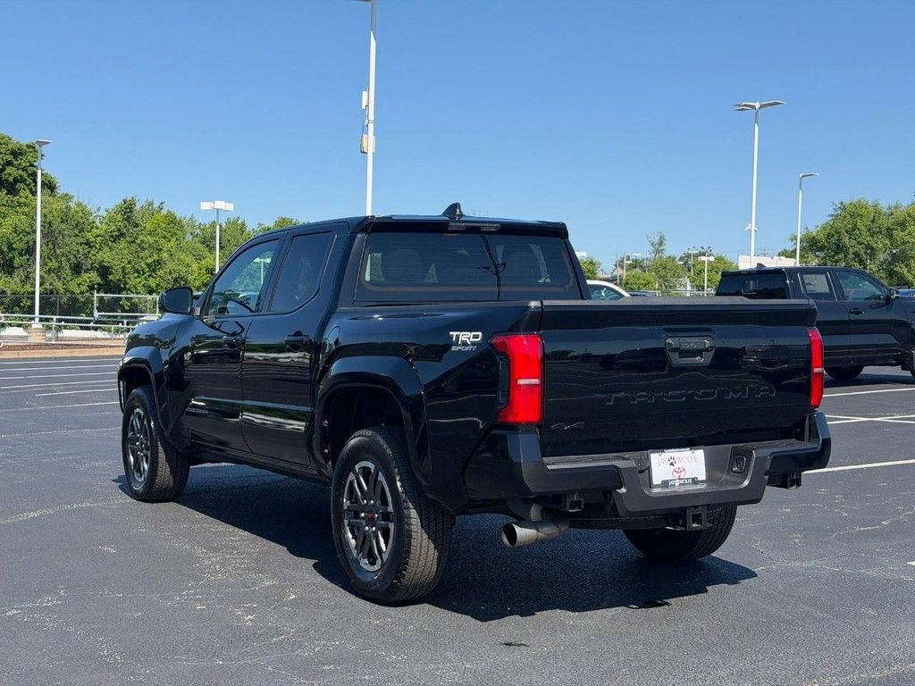 Used 2025 Toyota Tacoma TRD Sport AWD/4WD image 8