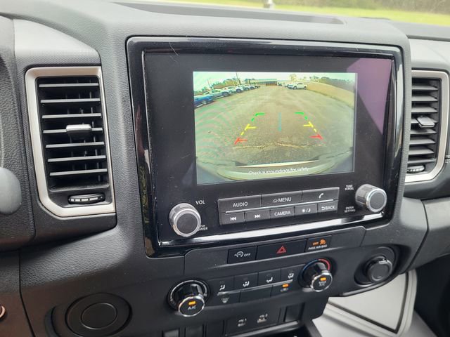 Used 2024 Nissan Frontier SV image 16