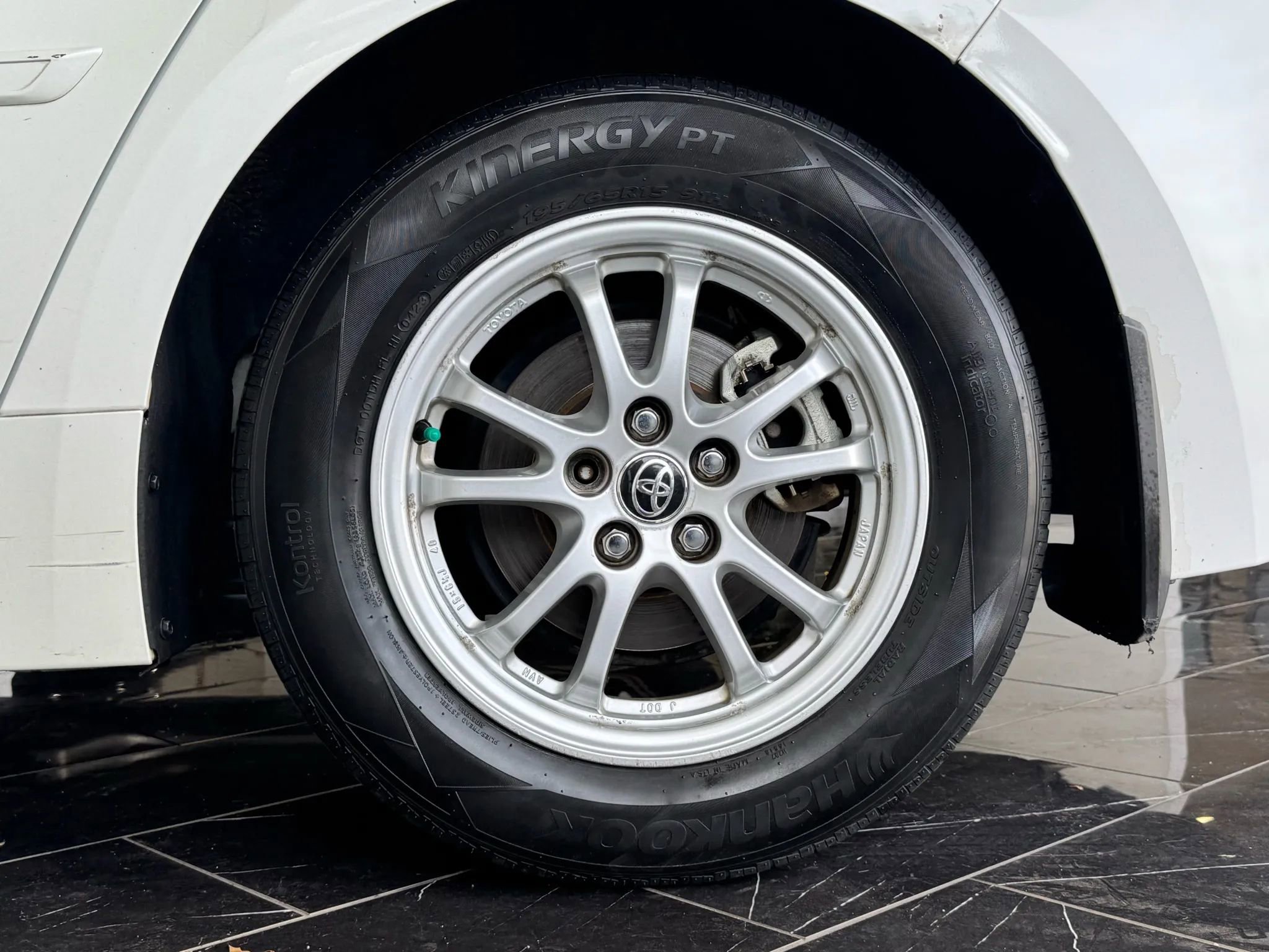 Used 2020 Toyota Corolla LE image 29