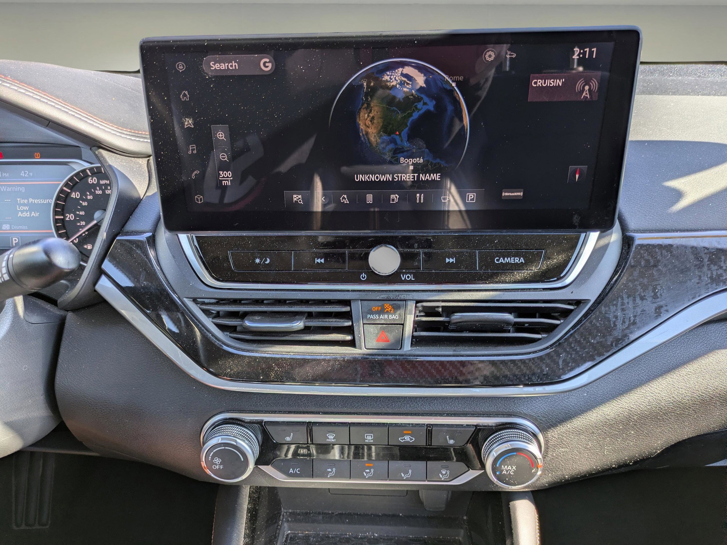 Used 2024 Nissan Altima 2.5 SR w/ SR Premium Package FWD image 18