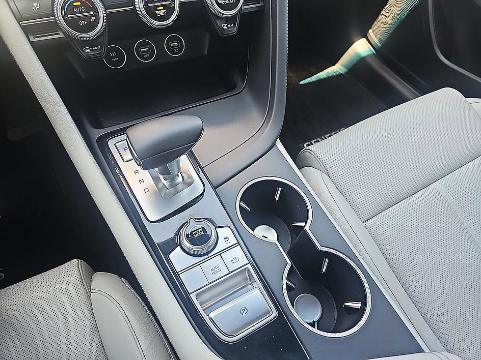 Used 2023 Genesis G70 2.0T RWD image 22