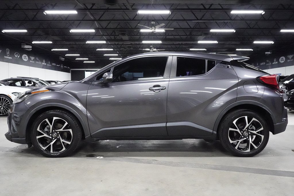 Used 2021 Toyota C-HR XLE FWD image 2