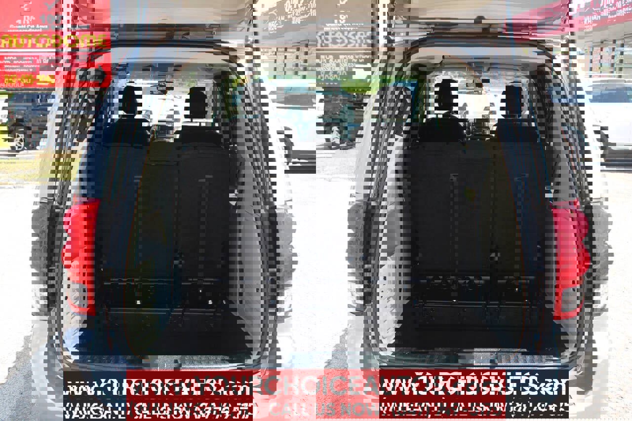 Used 2015 Dodge Grand Caravan SXT w/ UConnect Hands-Free Group image 11