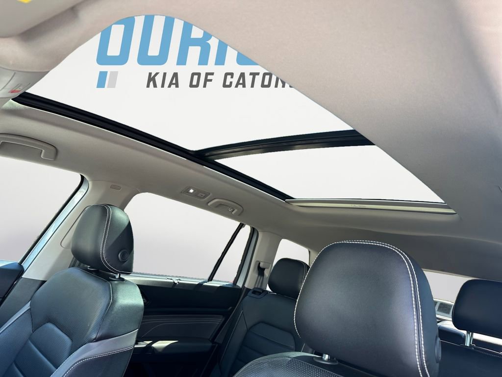 Used 2021 Volkswagen Atlas SEL Premium image 18