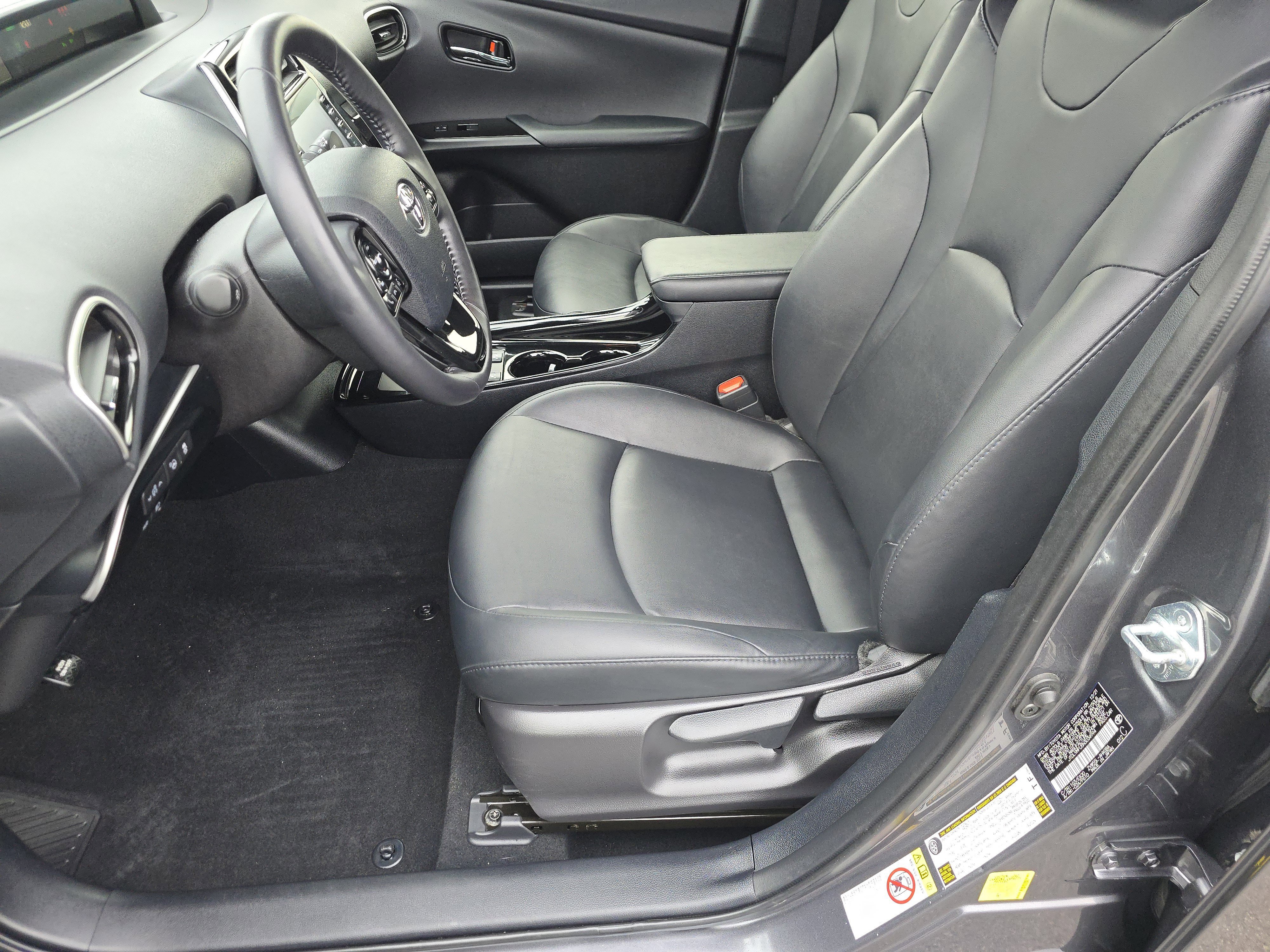 Used 2022 Toyota Prius XLE w/ Advanced Technology Package image 19