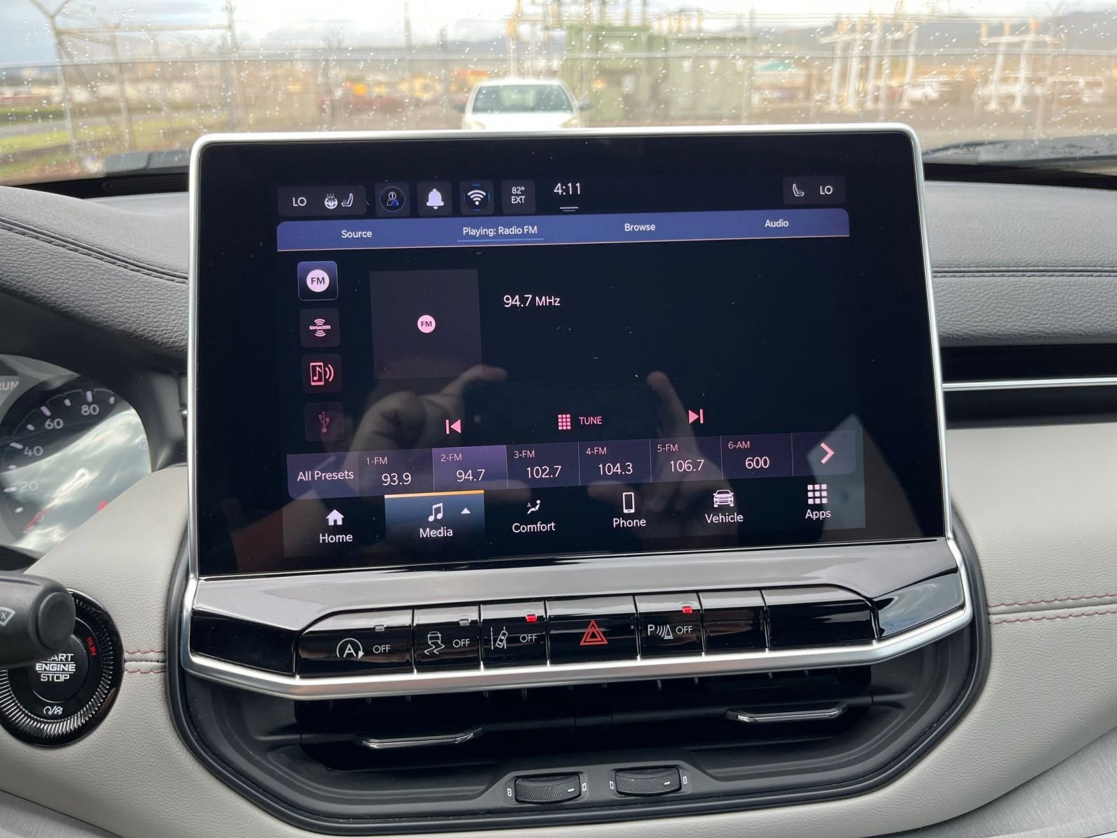 Used 2025 Jeep Compass Limited image 20