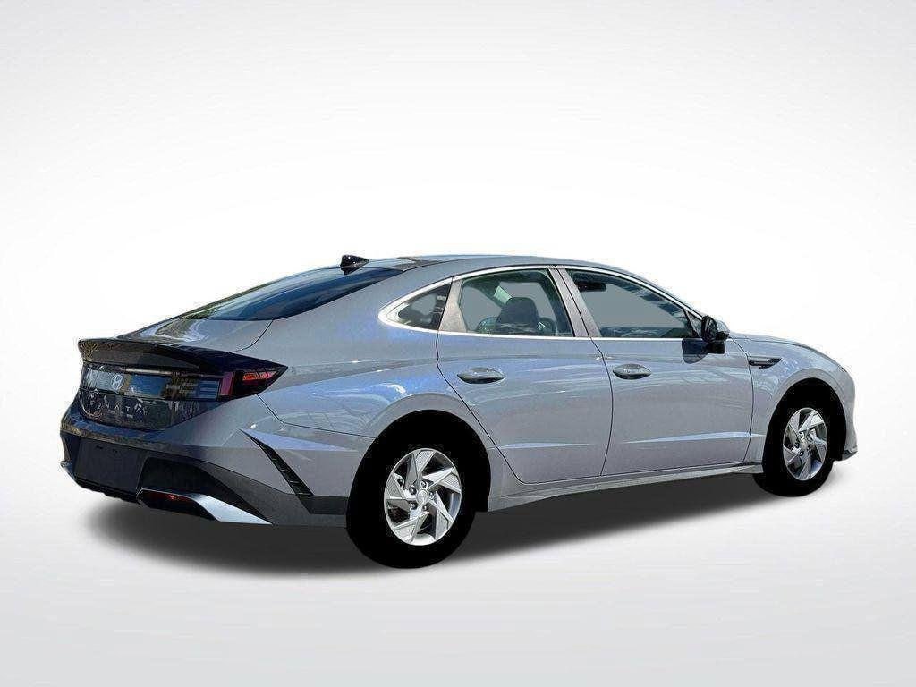 New 2026 Hyundai Sonata SE FWD image 7