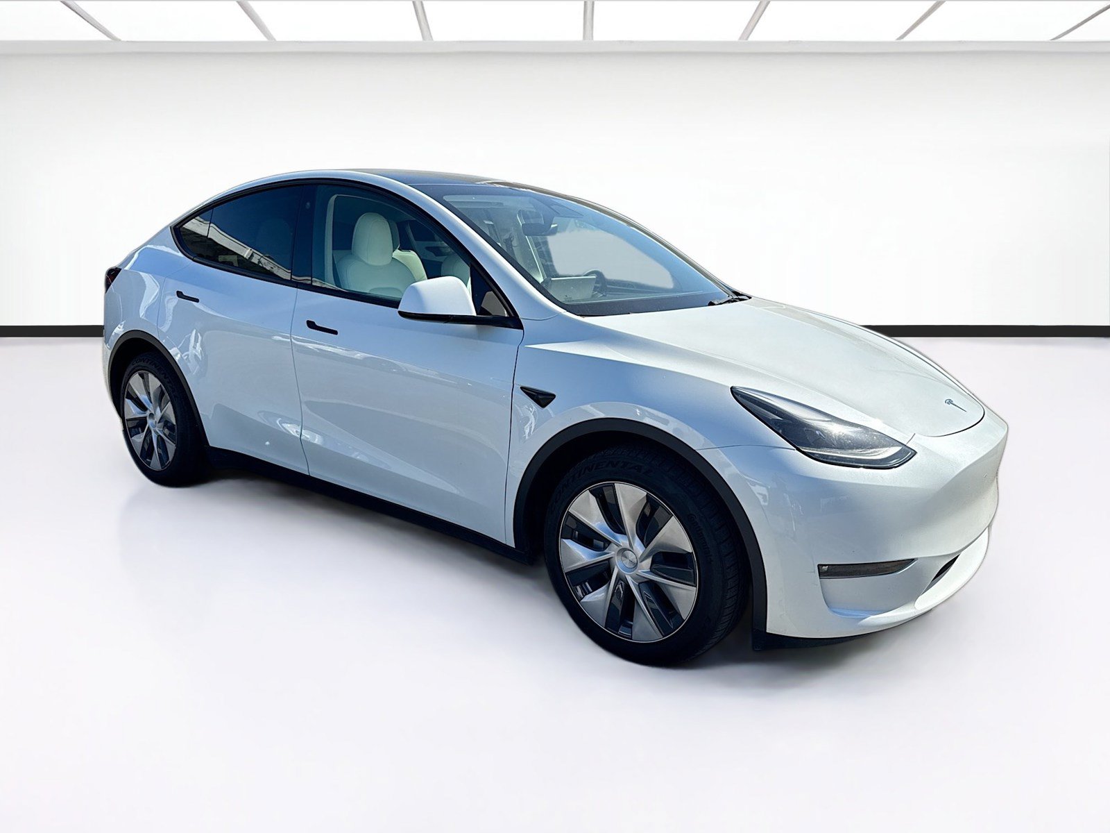 Used 2023 Tesla Model Y Long Range AWD/4WD image 3