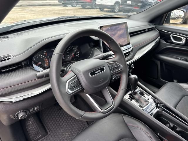 Used 2025 Jeep Compass Trailhawk AWD/4WD image 24